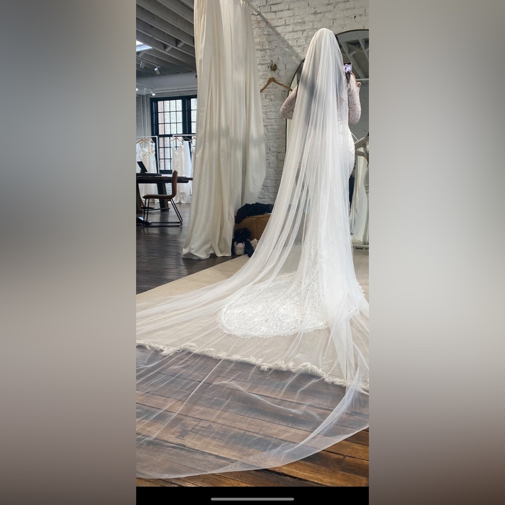 GRACE LOVES LACE VEIL